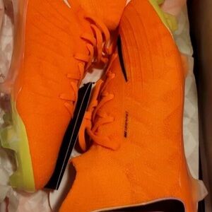 Nike Phantom Luna Elite men 4 woman 5.5